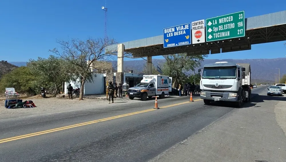 PUESTO CAMINERO EL PORTEZUELO. El puesto operativo con mayor incidencia sobre la traza de la RN 38 (50% de los decomisos). El más destacado fue la incautación en agosto de 2024 de 54 kg de cocaína camuflados en un vehículo sanitario.