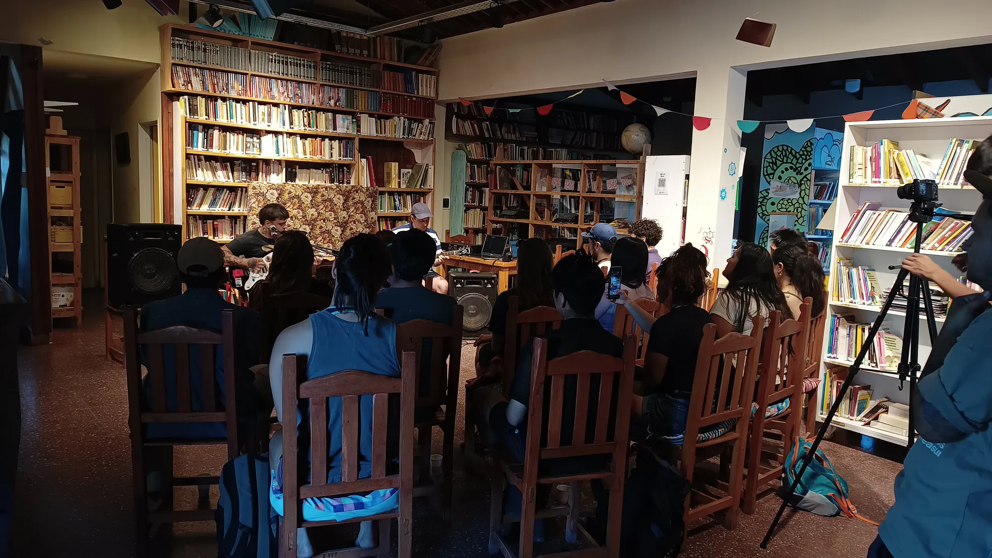 Actividad musical realizada en la Biblioteca Popular Perito Moreno