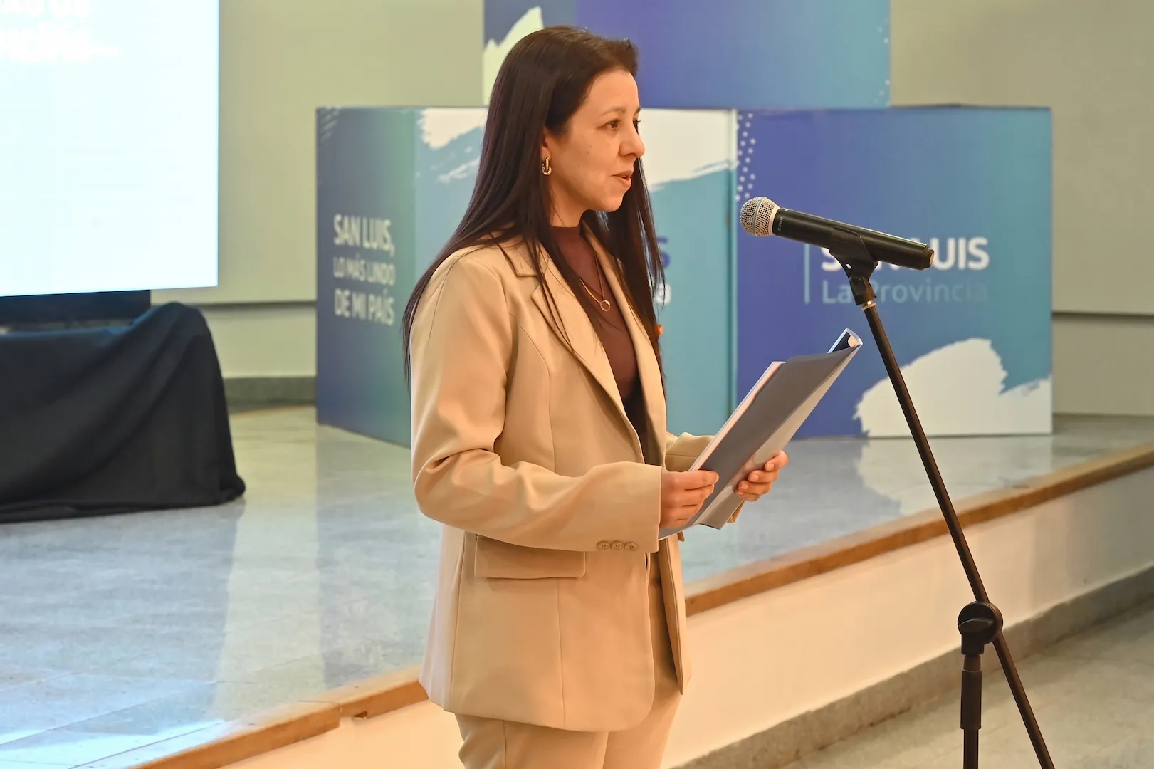  Bibiana Oros, primera graduada universitaria de su familia, Se especializó en Pediatría y hoy trabaja en el hospital de Quines.