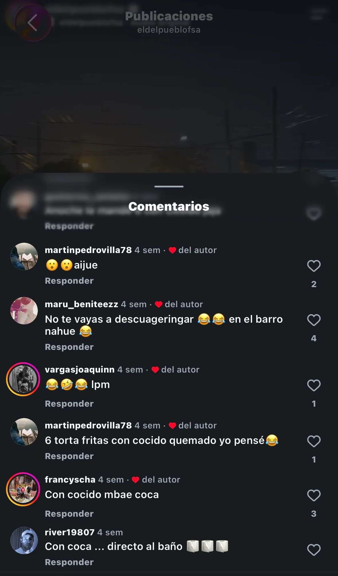 Epígrafe: La caja de comentarios como extensión de la identidad local. Los usuarios completan el sentido del meme utilizando expresiones propias como "aijue" o "descuageringar", y reafirman el costumbrismo al sumar el clásico "cocido quemado" como el acompañamiento definitivo e indiscutido para la torta frita.