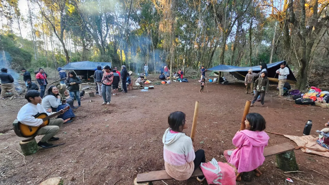 Puente Quemado II es una de las 140 comunidades mbya guaraní que habitan la provincia de Misiones, en el noreste argentino.
